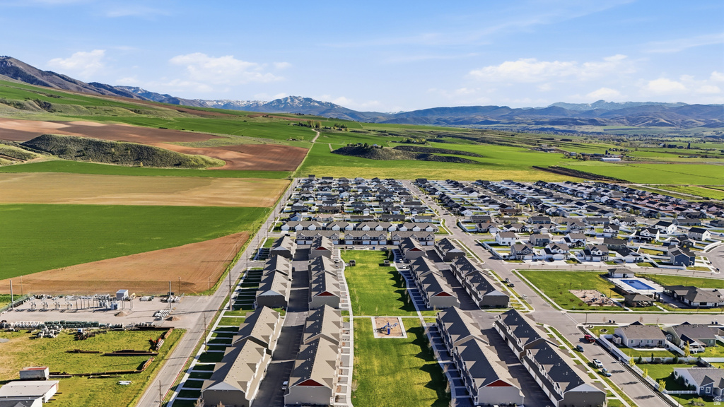 376 S 1580 E Hyrum, UT 84319