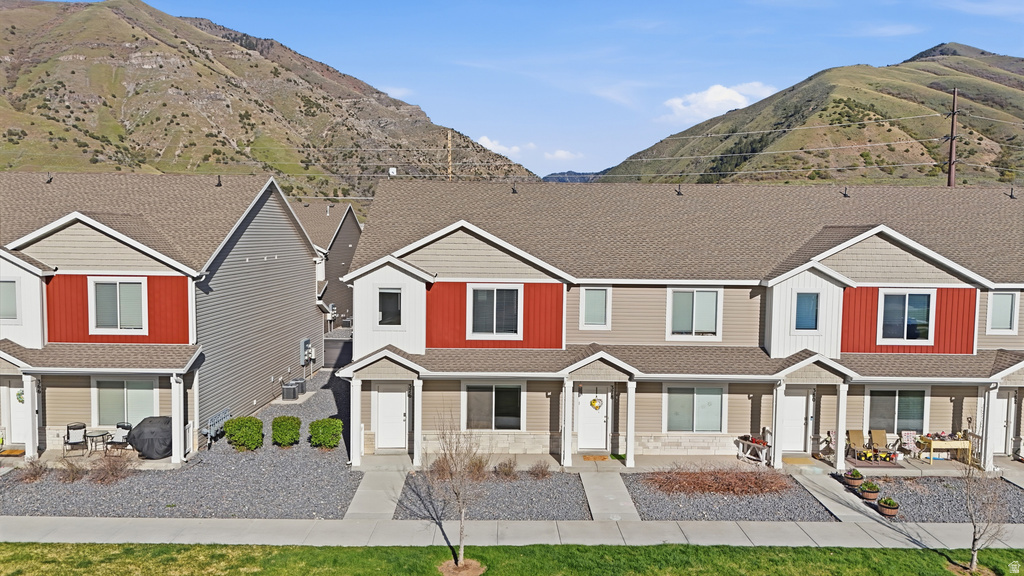 376 S 1580 E Hyrum, UT 84319