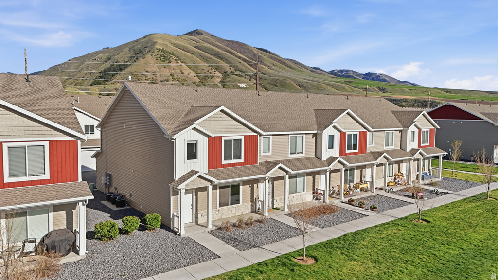 376 S 1580 E Hyrum, UT 84319