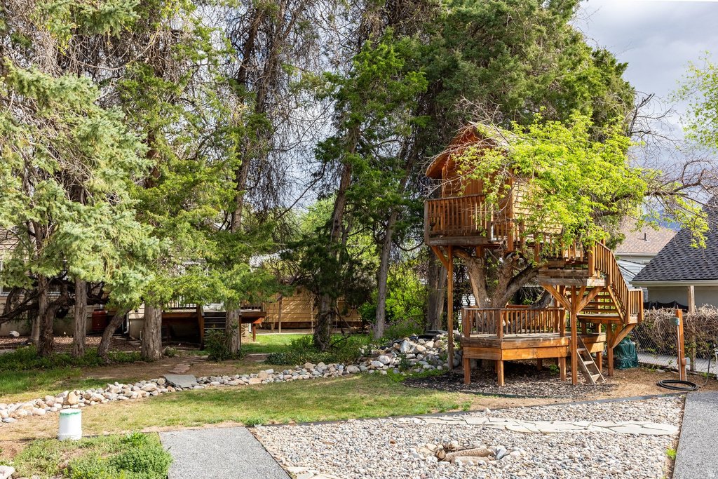 1726 E VINE ST Murray, UT 84121