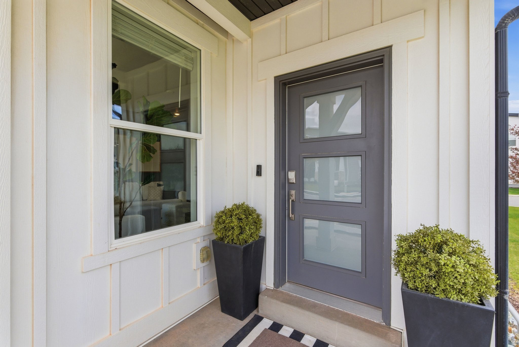 98 E GRANT LN North Salt Lake, UT 84054