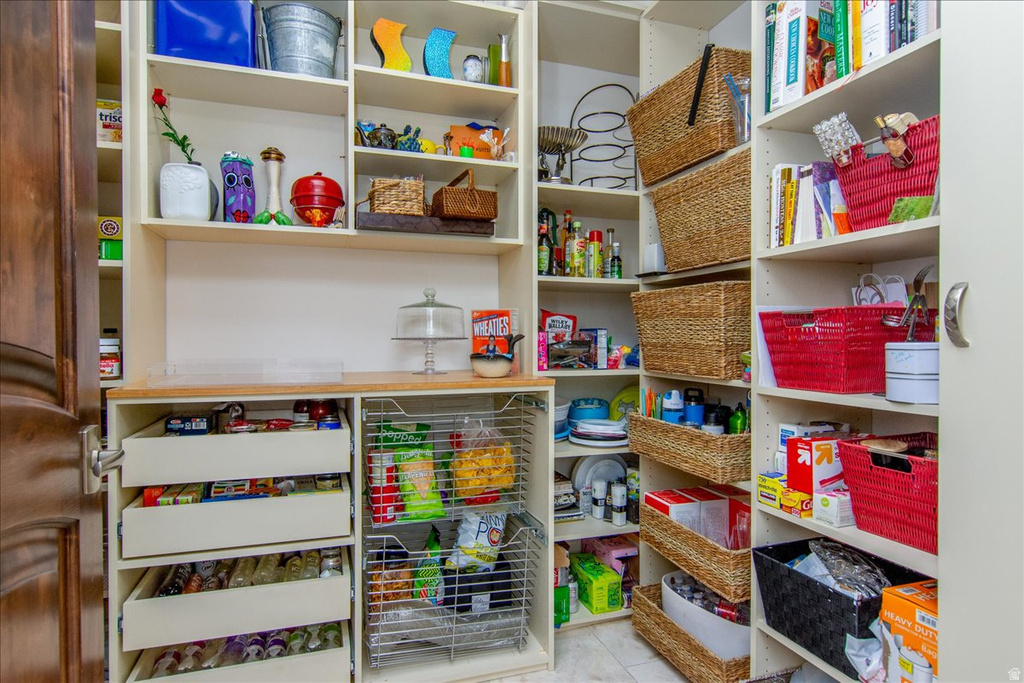 6274 S OLES LN Holladay, UT 84121