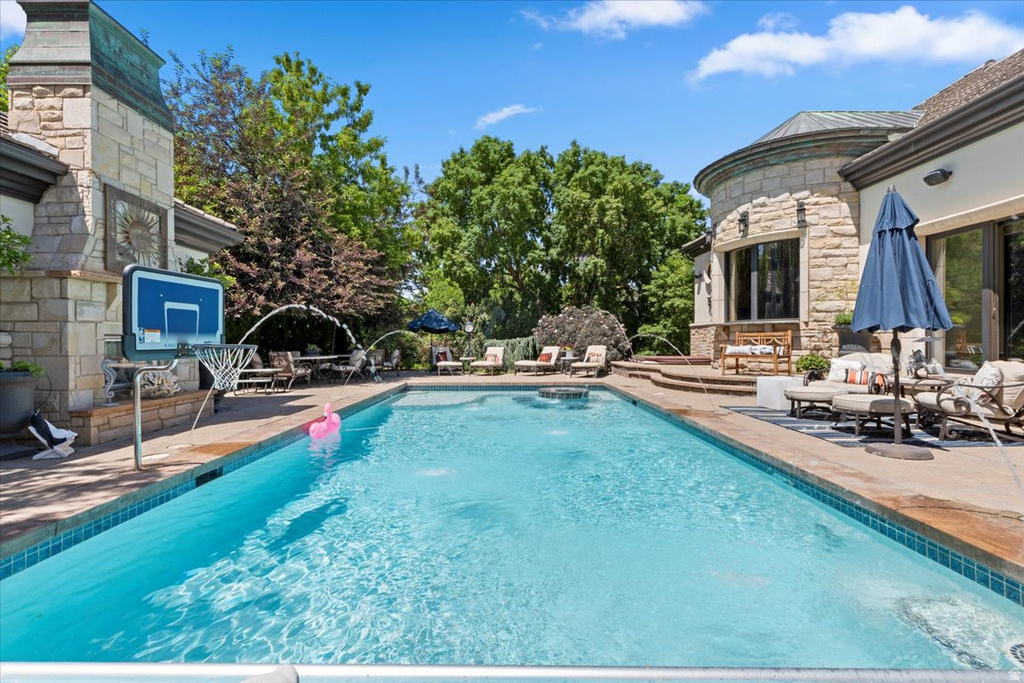 6274 S OLES LN Holladay, UT 84121