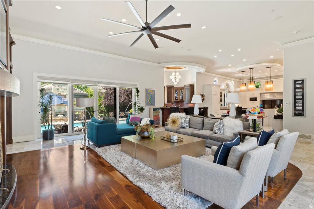 6274 S OLES LN Holladay, UT 84121