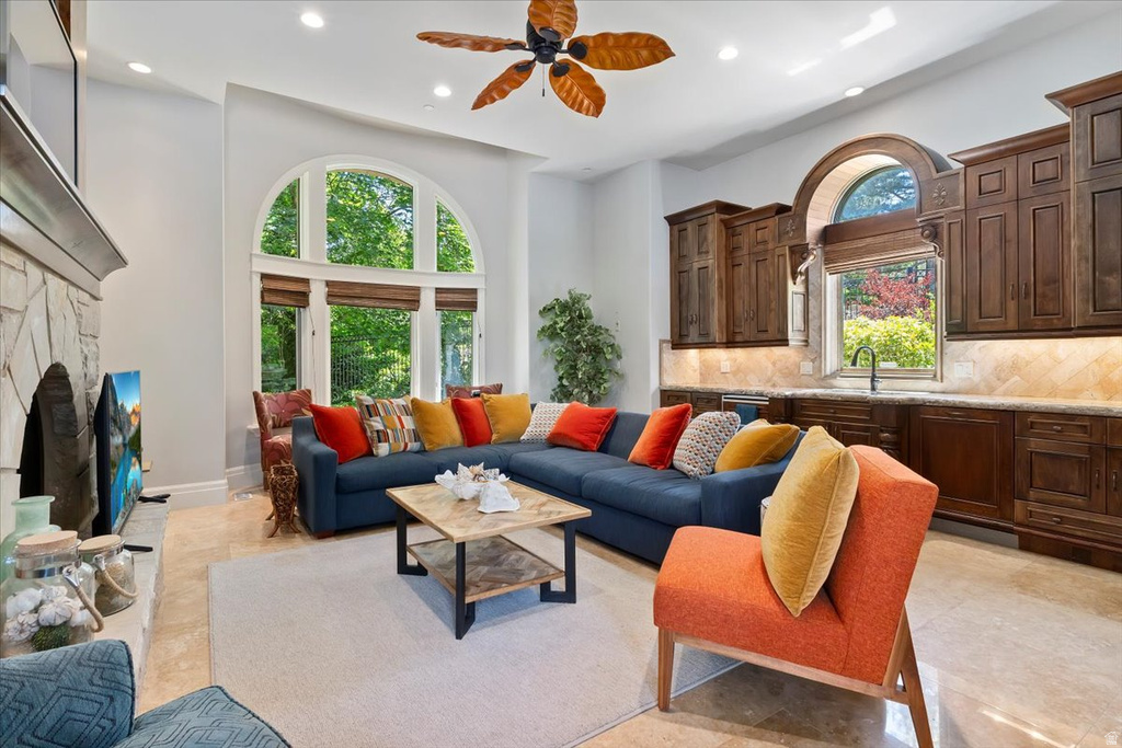 6274 S OLES LN Holladay, UT 84121