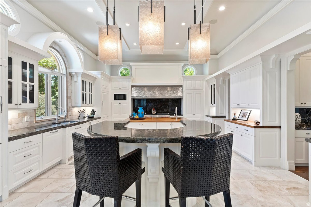 6274 S OLES LN Holladay, UT 84121