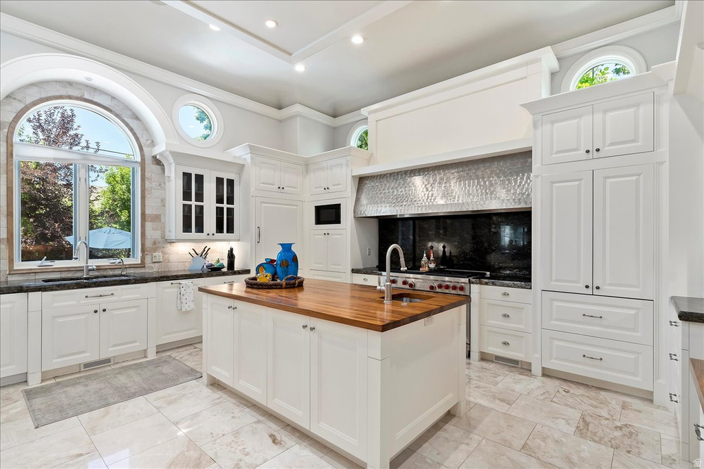 6274 S OLES LN Holladay, UT 84121