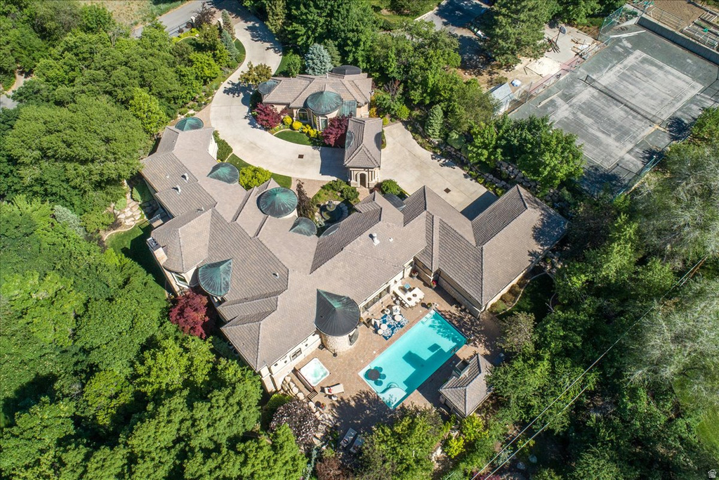 6274 S OLES LN Holladay, UT 84121