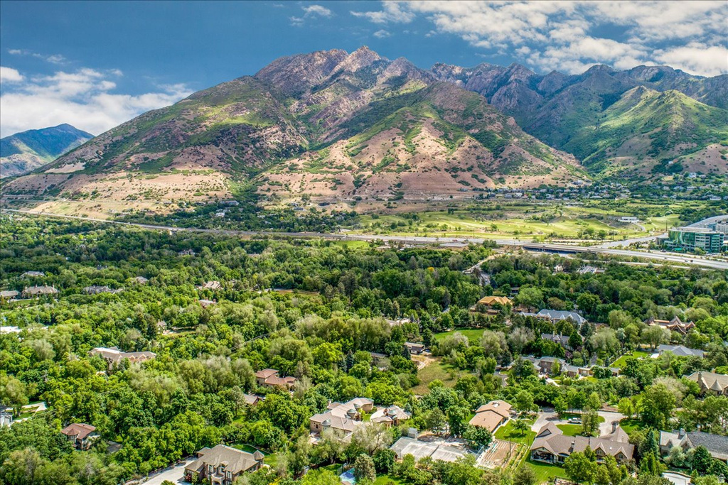 6274 S OLES LN Holladay, UT 84121