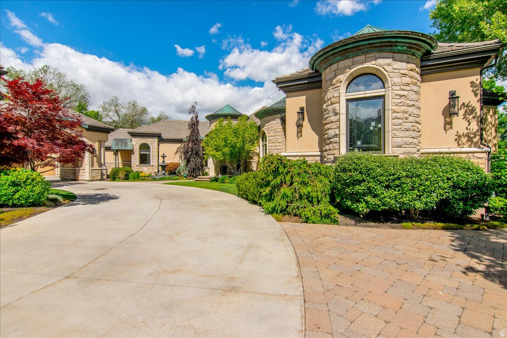 6274 S OLES LN Holladay, UT 84121