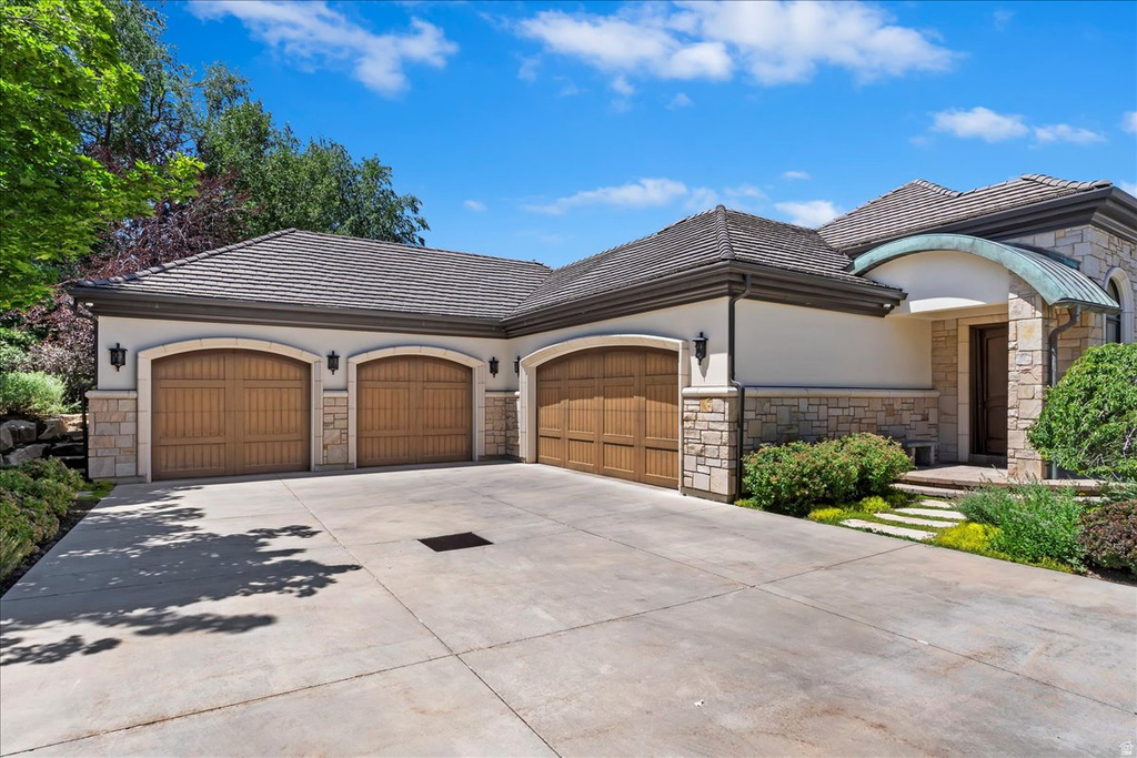 6274 S OLES LN Holladay, UT 84121