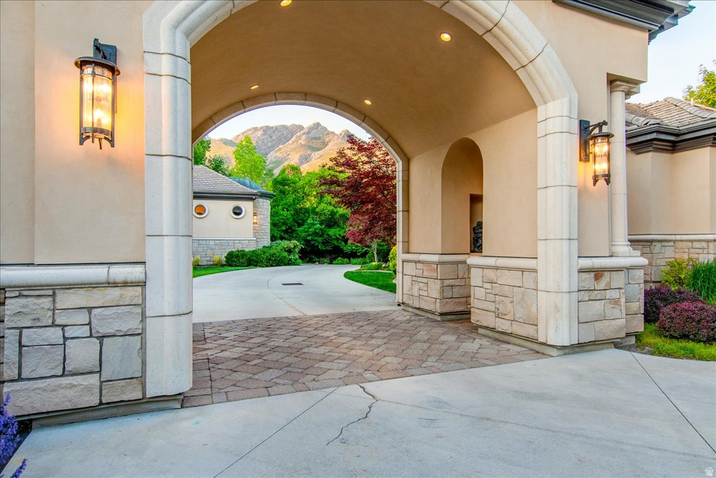 6274 S OLES LN Holladay, UT 84121