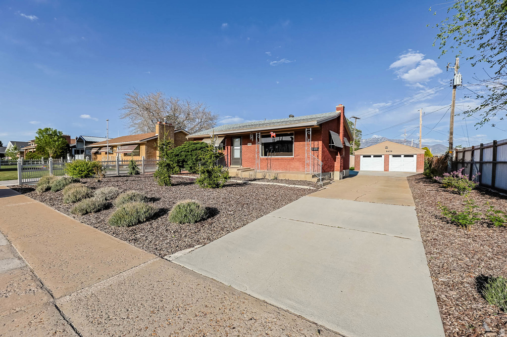 5476 S 2100 W Roy, UT 84067