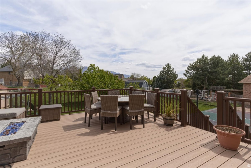 1435 E WASHAKIE CIR Ogden, UT 84403