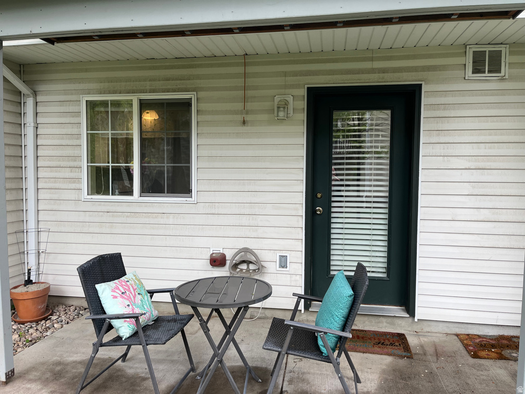 1672 S CANYONWOODS Ogden, UT 84404