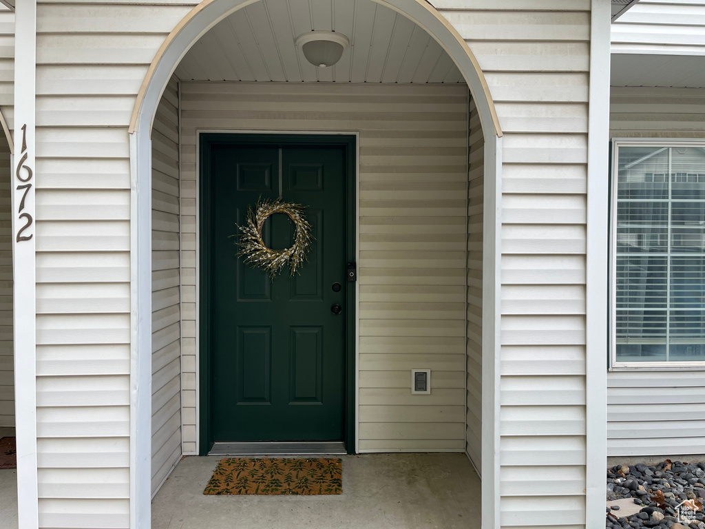 1672 S CANYONWOODS Ogden, UT 84404