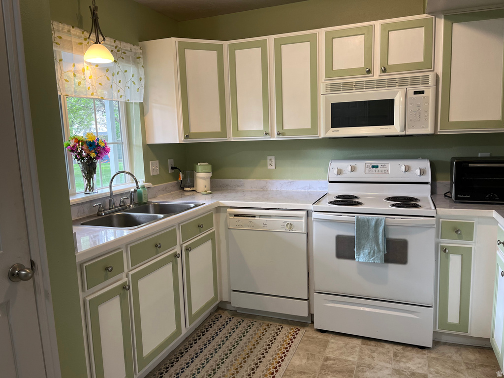 1672 S CANYONWOODS Ogden, UT 84404