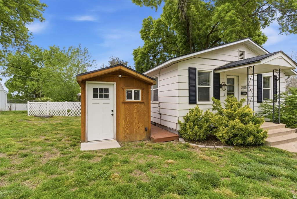 3855 GRANDVIEW DR Ogden, UT 84403