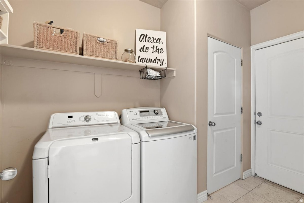 2421 S MAVERICK RD Saratoga Springs, UT 84045