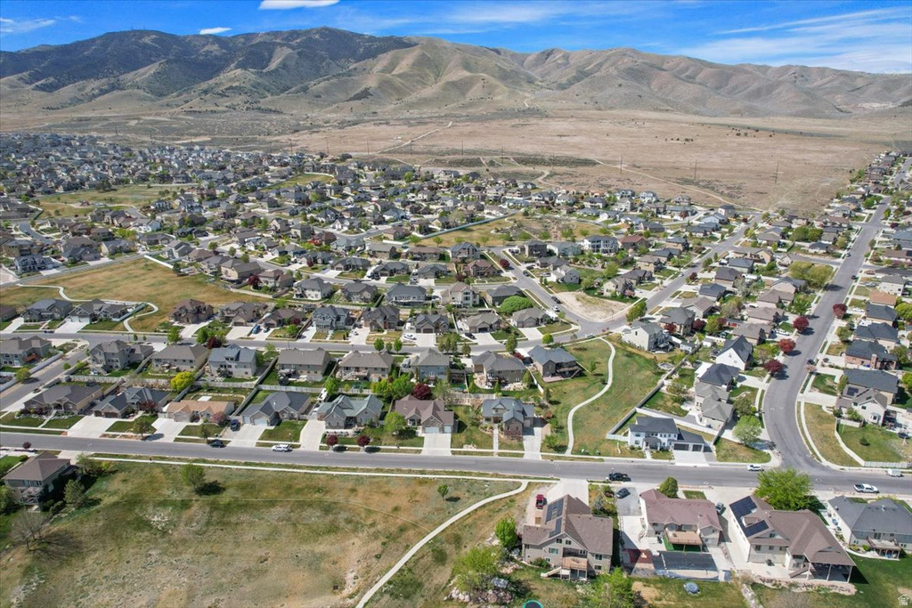 2421 S MAVERICK RD Saratoga Springs, UT 84045