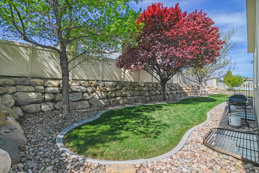 2421 S MAVERICK RD Saratoga Springs, UT 84045