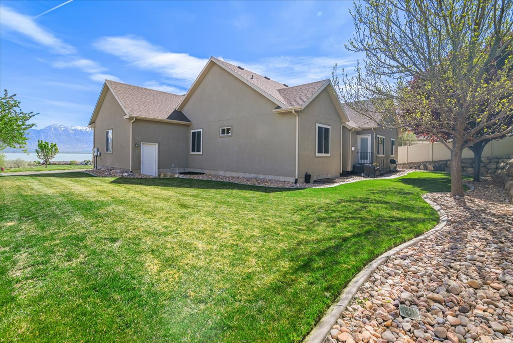 2421 S MAVERICK RD Saratoga Springs, UT 84045