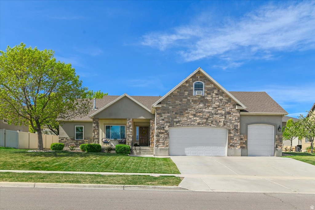 2421 S MAVERICK RD Saratoga Springs, UT 84045