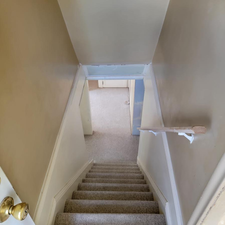 2040 E WHITE CIR Salt Lake City, UT 84109