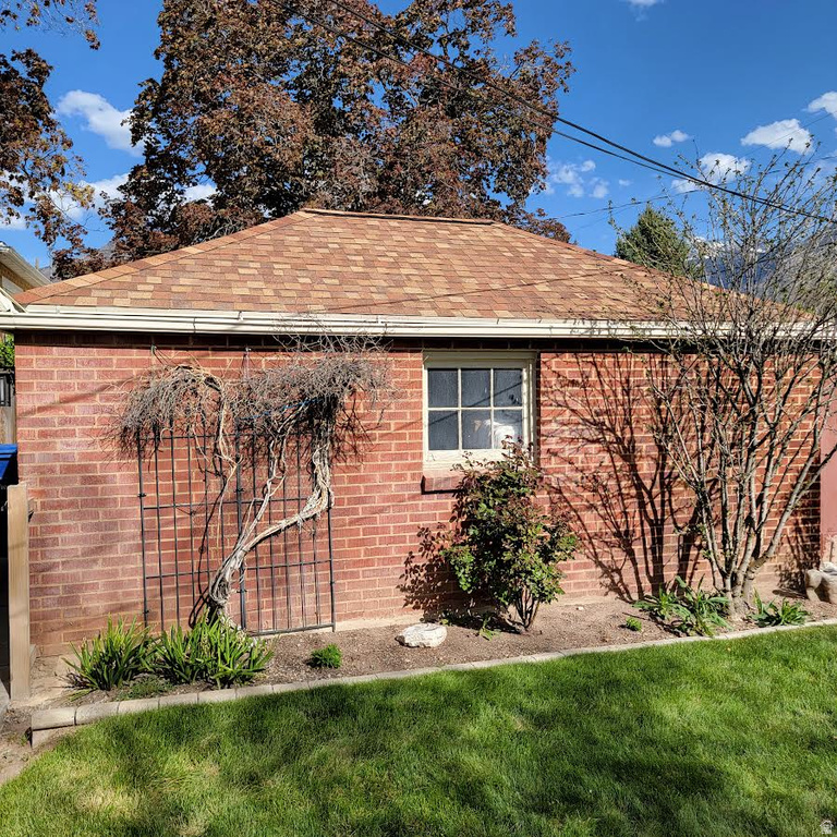 2040 E WHITE CIR Salt Lake City, UT 84109