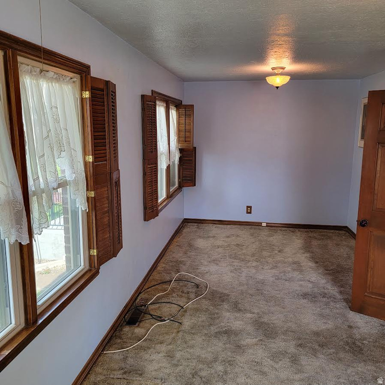 2040 E WHITE CIR Salt Lake City, UT 84109