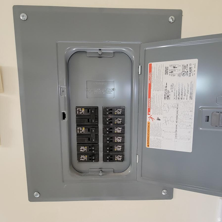 2040 E WHITE CIR Salt Lake City, UT 84109