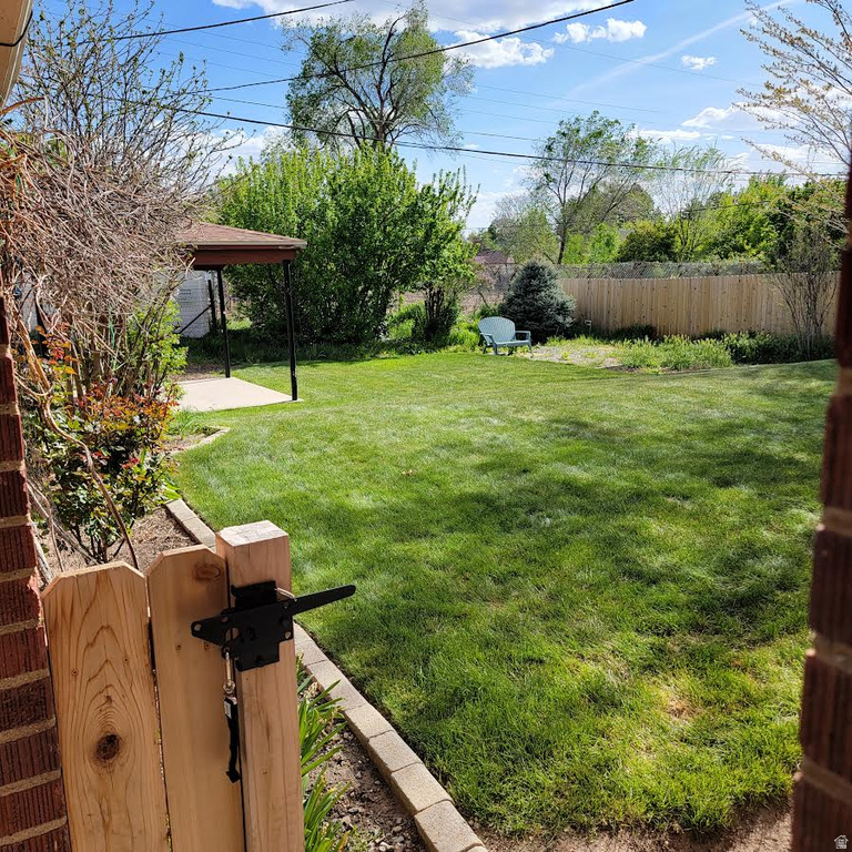 2040 E WHITE CIR Salt Lake City, UT 84109