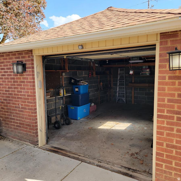 2040 E WHITE CIR Salt Lake City, UT 84109