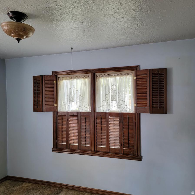 2040 E WHITE CIR Salt Lake City, UT 84109