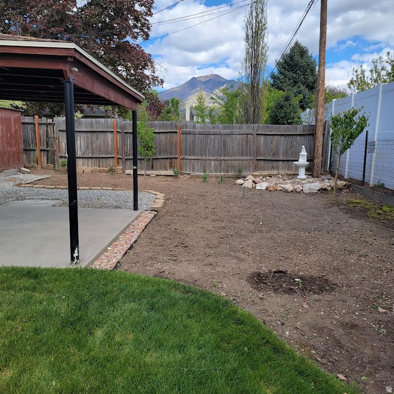 2040 E WHITE CIR Salt Lake City, UT 84109