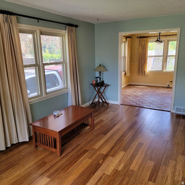 2040 E WHITE CIR Salt Lake City, UT 84109