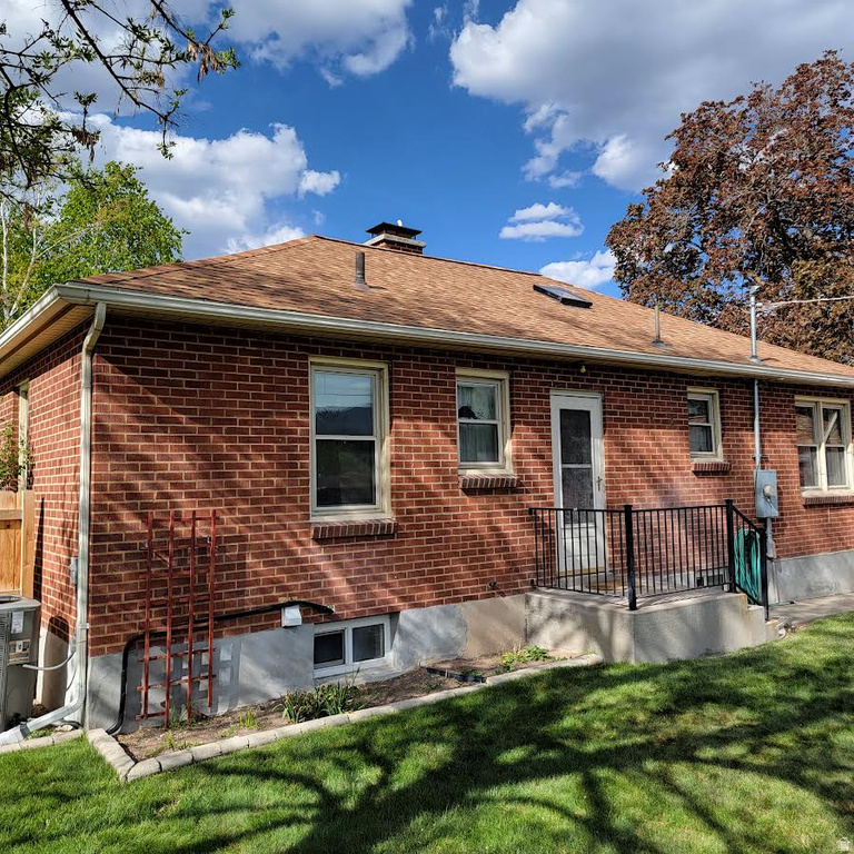 2040 E WHITE CIR Salt Lake City, UT 84109