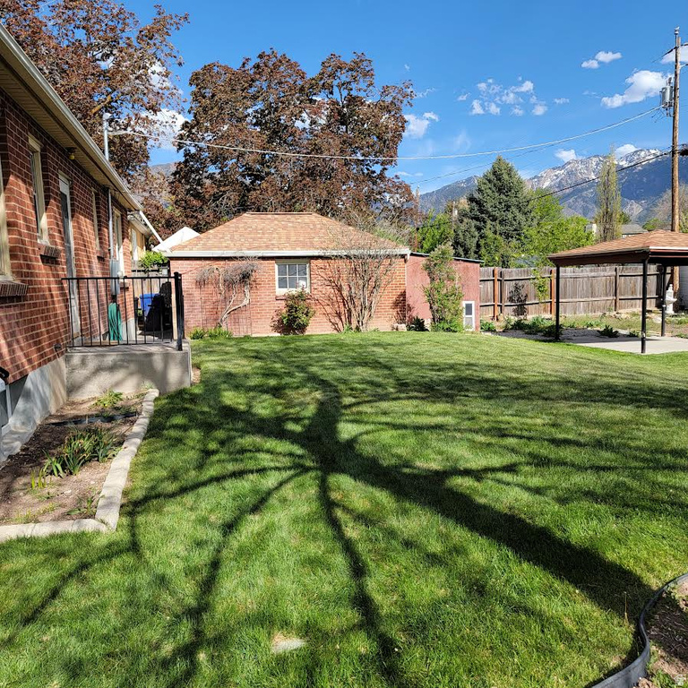 2040 E WHITE CIR Salt Lake City, UT 84109