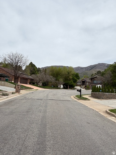 2555 E 2050 N Layton, UT 84040