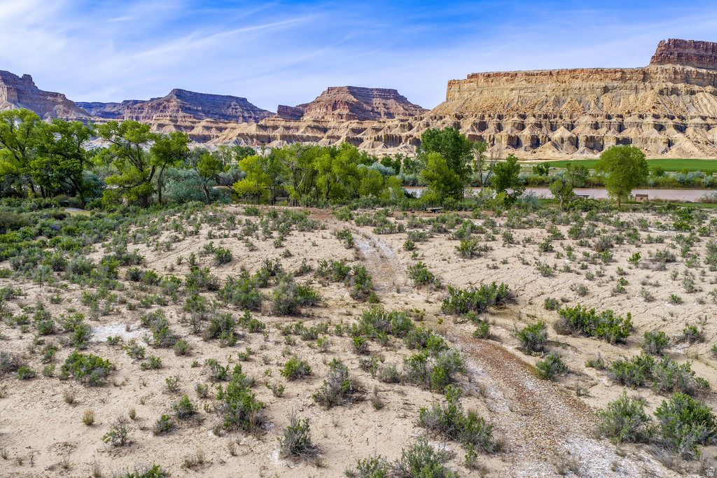 4915  HASTINGS RD Green River, UT 84525