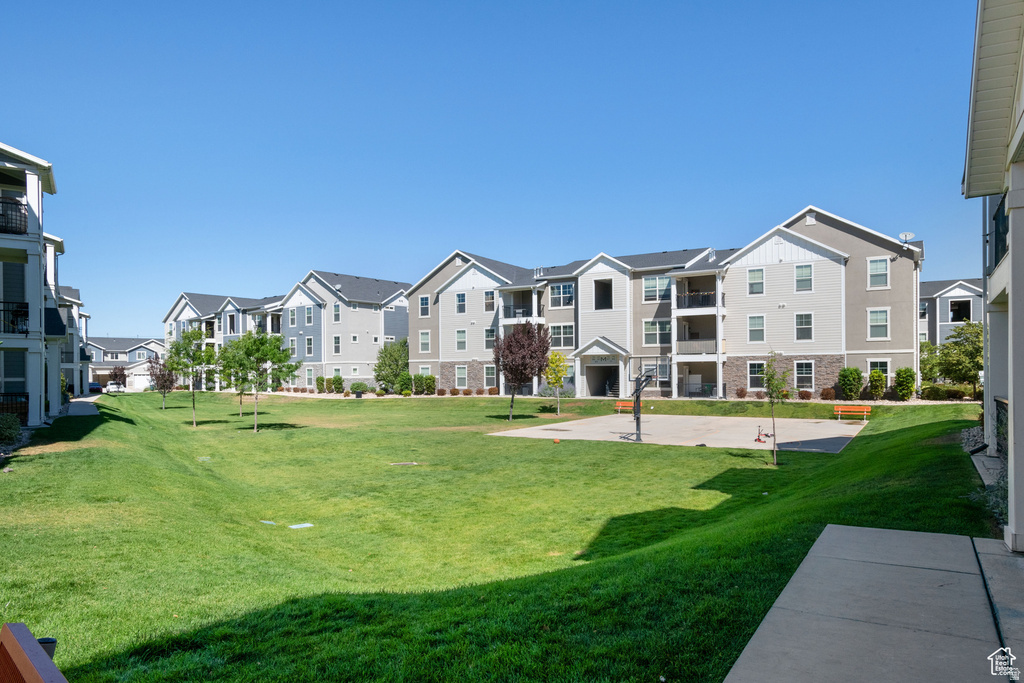 633 N SUN PEAK DR Vineyard, UT 84059