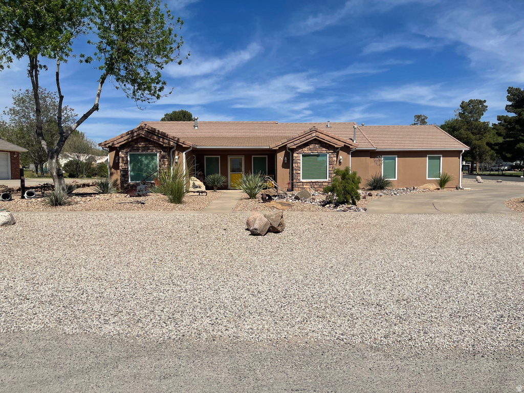 95 E MULBERRY LN Leeds, UT 84746