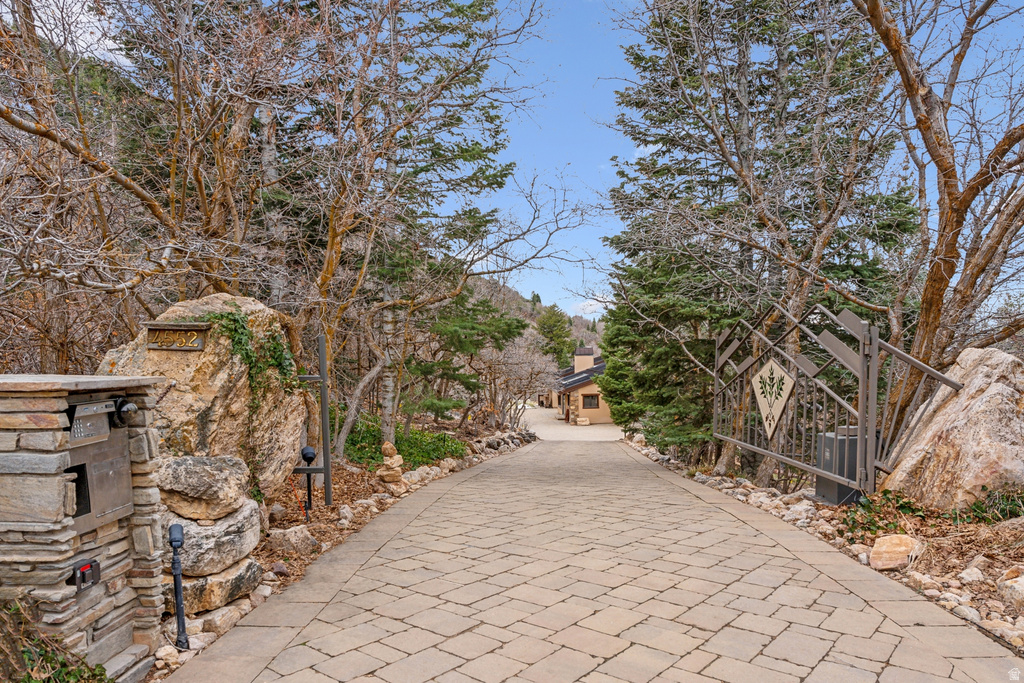 4552 S ZARAHEMLA DR Millcreek, UT 84124