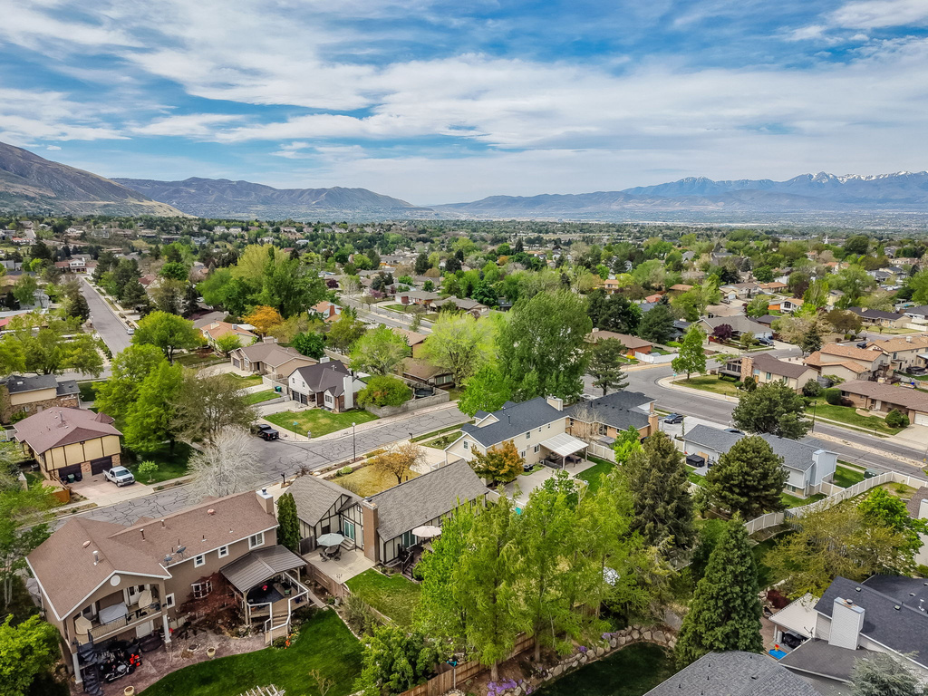 2373 E GLACIER DR Sandy, UT 84092