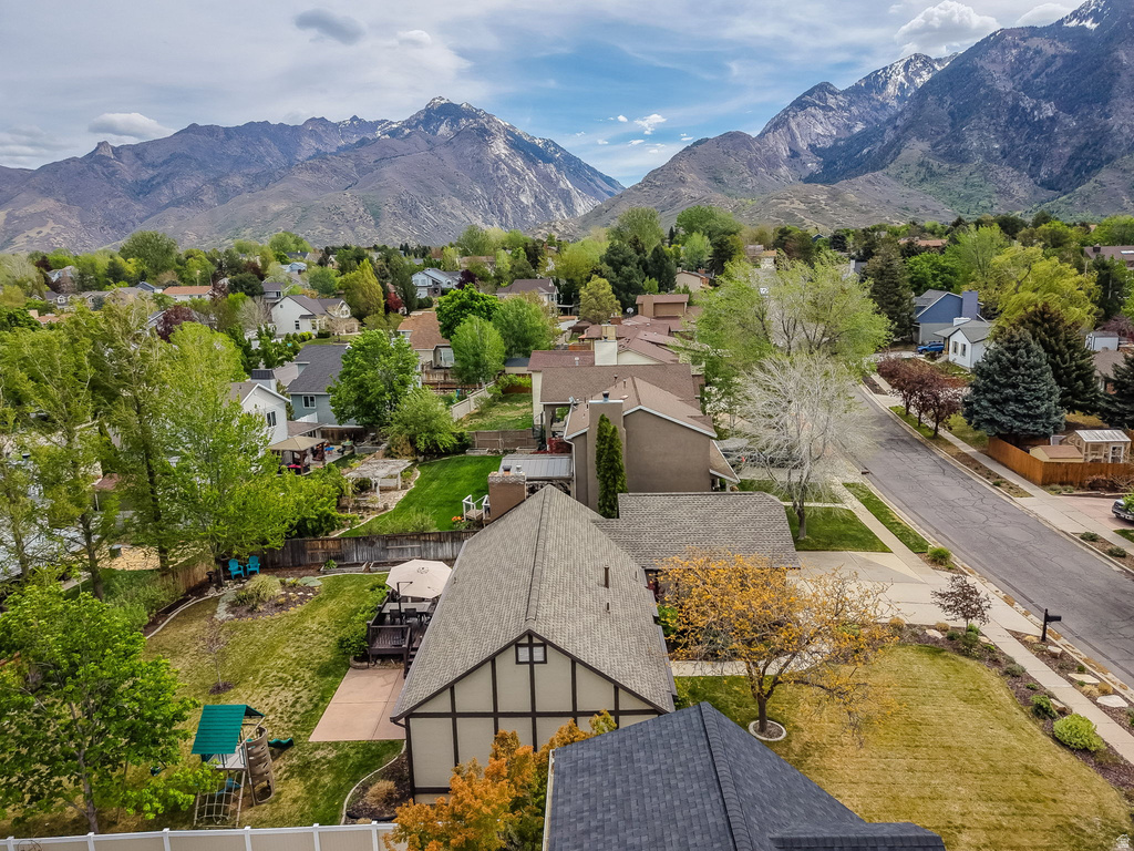 2373 E GLACIER DR Sandy, UT 84092