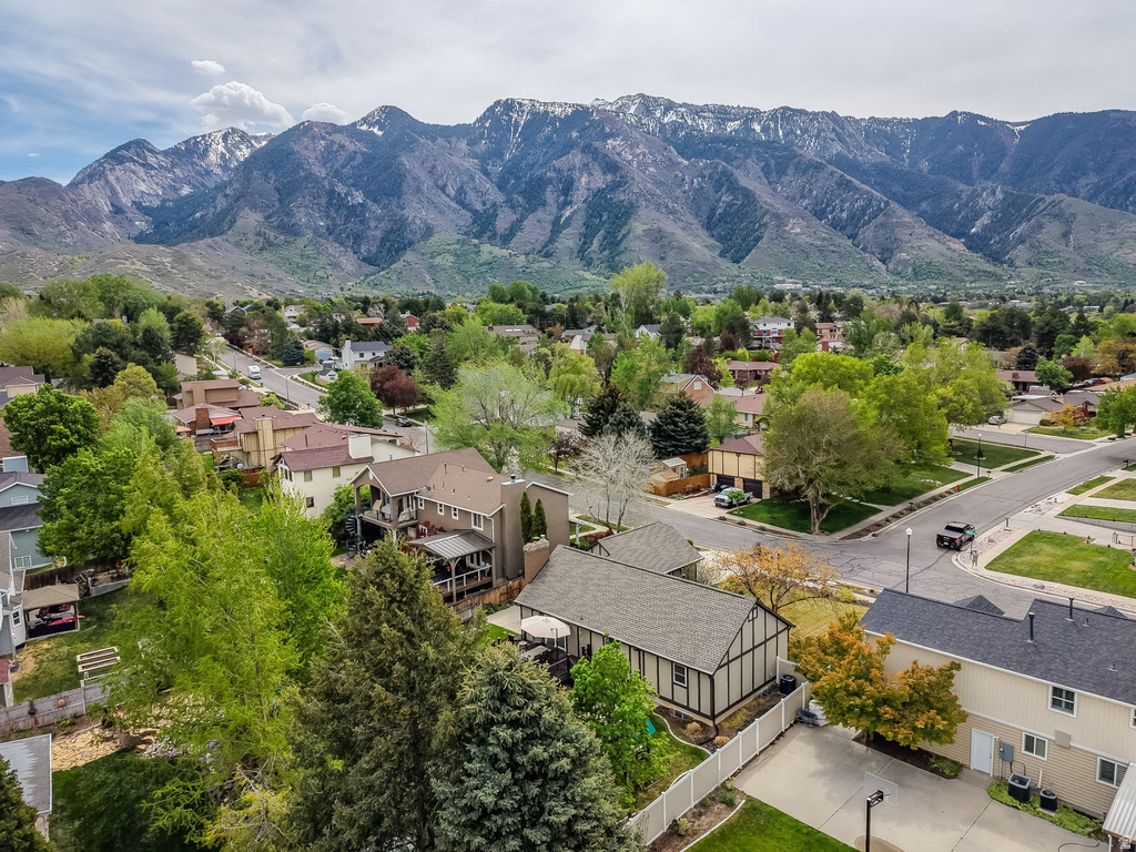 2373 E GLACIER DR Sandy, UT 84092