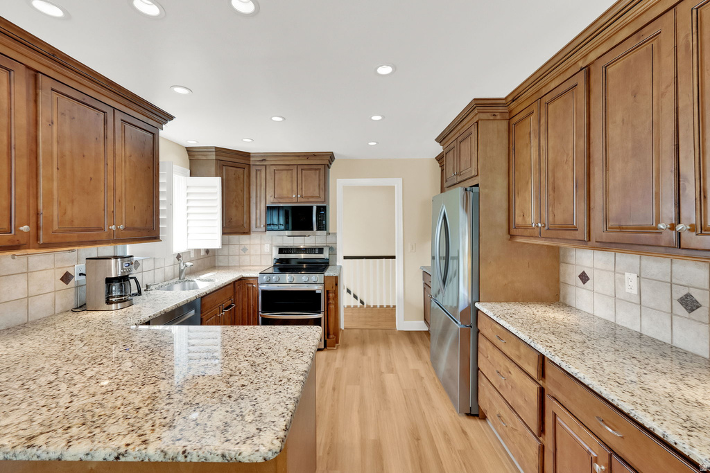 2373 E GLACIER DR Sandy, UT 84092