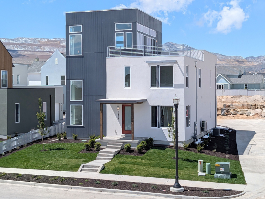 11318 S SILVER POND DR DR #319 South Jordan, UT 84009