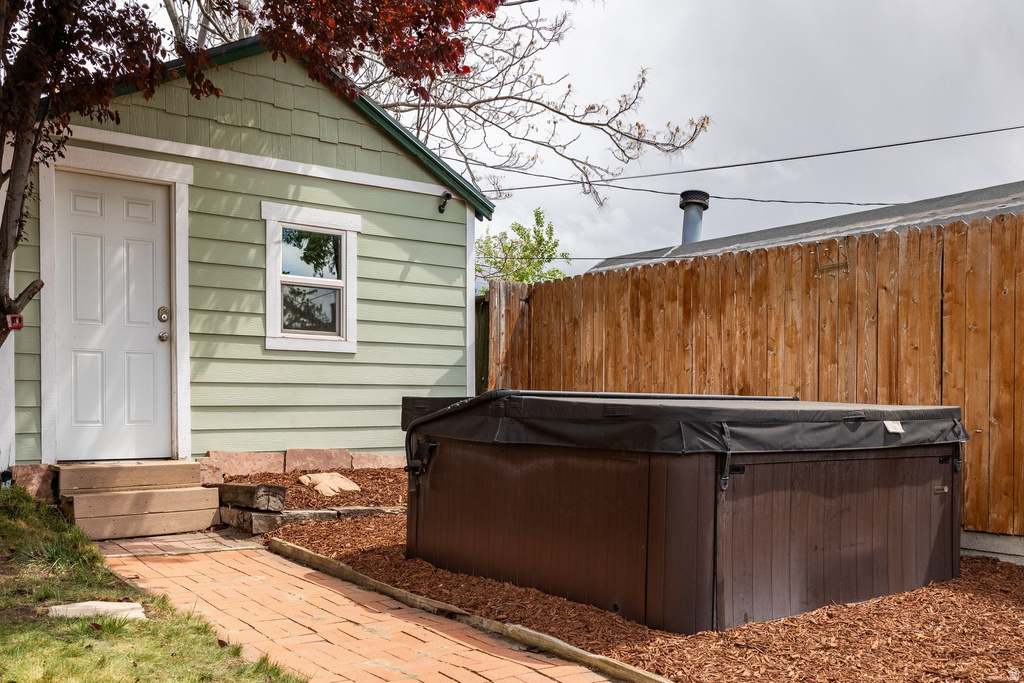 374 N F ST Salt Lake City, UT 84103