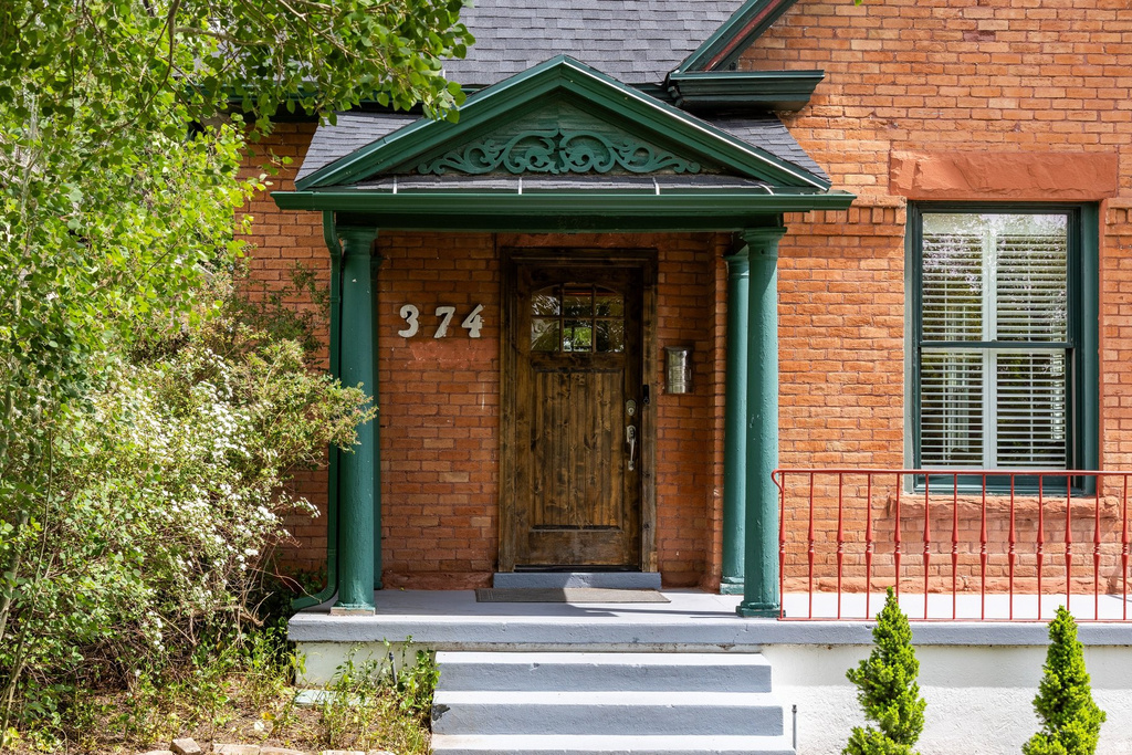 374 N F ST Salt Lake City, UT 84103